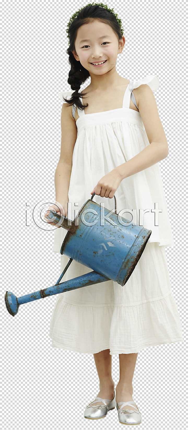 사람 소녀한명만 어린이 여자 한국인 한명 PNG 앞모습 편집이미지 물뿌리개 물주기 미소(표정) 서기 응시 전신 편집소스