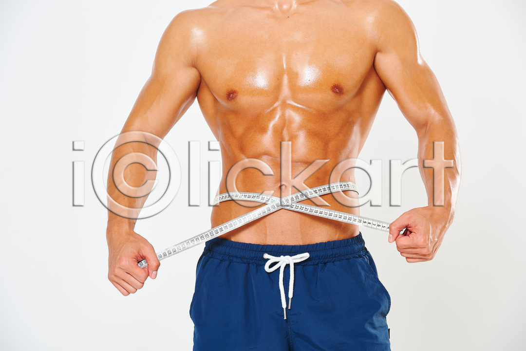 20대 남자 성인 성인남자한명만 한국인 한명 JPG 앞모습 포토 건강 국내포토 근육 누끼 다이어트 바디케어 바디프로필 보디빌더 보디빌딩 복근 상반신 서기 스튜디오촬영 실내 운동 웨이트트레이닝 줄자 트레이너 허리 헬스 흰배경 힘