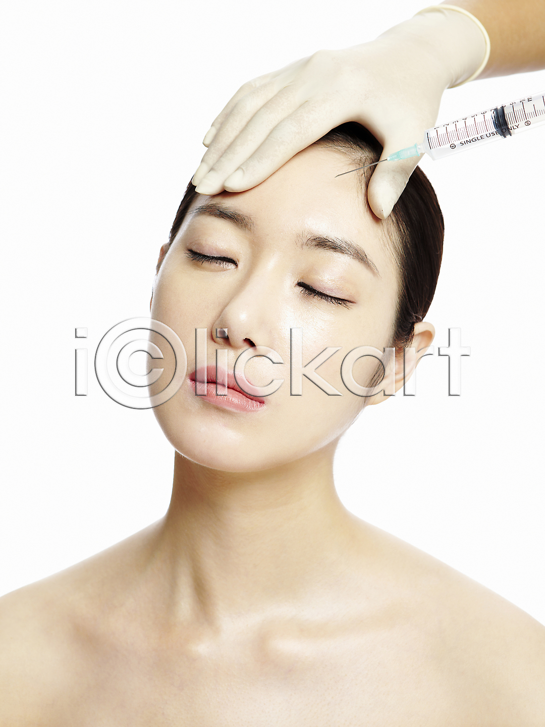 20대 동양인 사람 성인 성인만 성인한명만 신체부위 여자 청년만 한국인 한명 JPG 앞모습 포토 국내포토 누끼 라이프 라이프스타일 보톡스 뷰티 상반신 성형수술 손 스튜디오촬영 실내 의료기기 의학 주름 주사기 치료