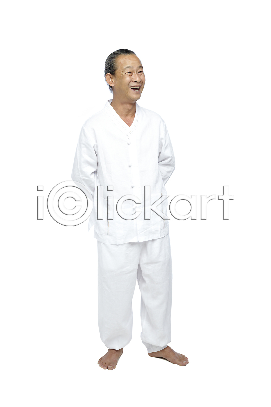 괴짜 60대 남자 남자만 남자한명만 노년 노인남자만 노인남자한명만 노인만 동양인 사람 외국인 한명 2012년태국 JPG 앞모습 포토 해외기획촬영 국내포토 누끼 뒷짐 라이프스타일 맨발 모시 모시옷 미소(표정) 서기 스튜디오촬영 실내 실버라이프 웃음 응시 전신 전통 전통의상 포즈 할아버지