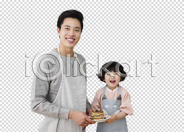20대 남자 남자만 동양인 두명 성인 소년 어린이 한국인 PNG 앞모습 편집이미지 가족 상반신 아들 아빠 앞치마 요리 웃음 음식 접시 팬케이크 편집 편집소스